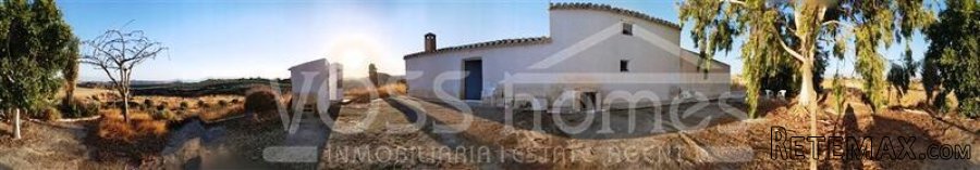 NEW LISTING - Amazing country property of 200 m² built on a.. - 18