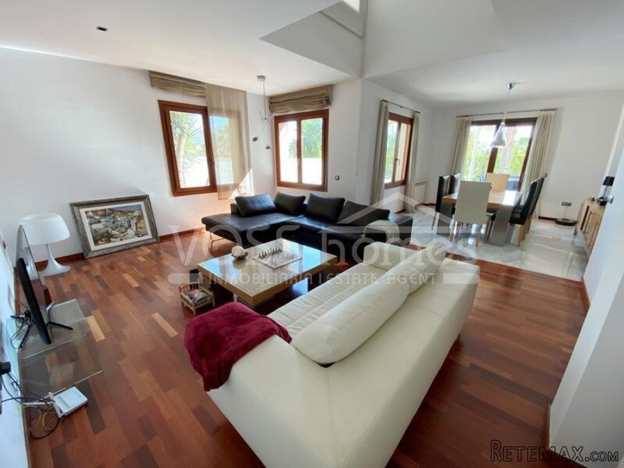 NEW LISTING TO VOSS HOMES - A Luxurious three storey 5 bed.. - 8