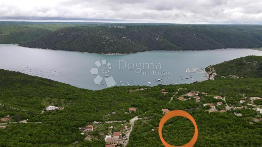 Investicijsko zemljište za više objekata sa pogledom na more