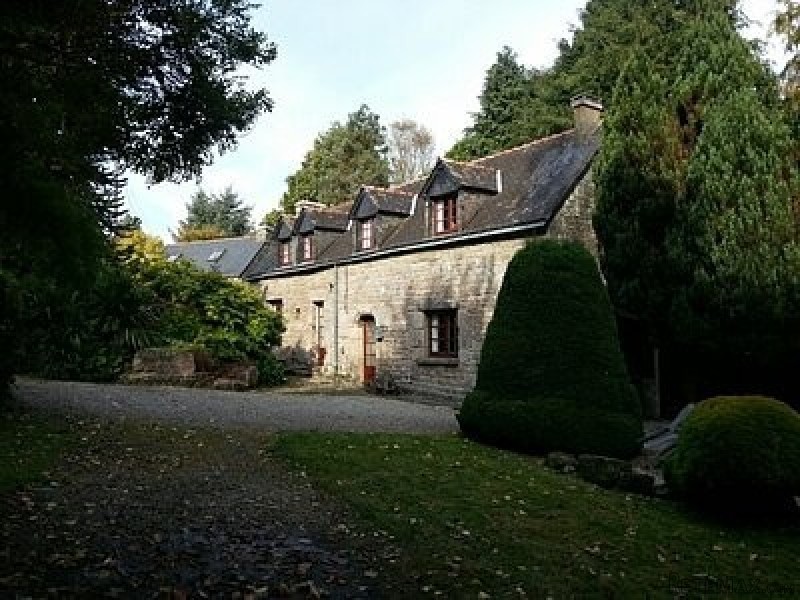 3 bed stone house+2 bed gite, 1500m2..