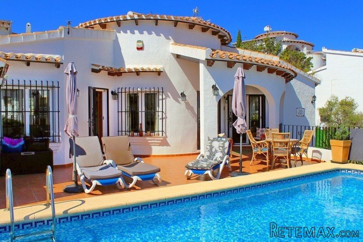 This impressive one level 2 bedroom, 2 bathroom villa is..