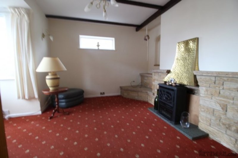 4 bedroom, Bungalow house for sale - 2