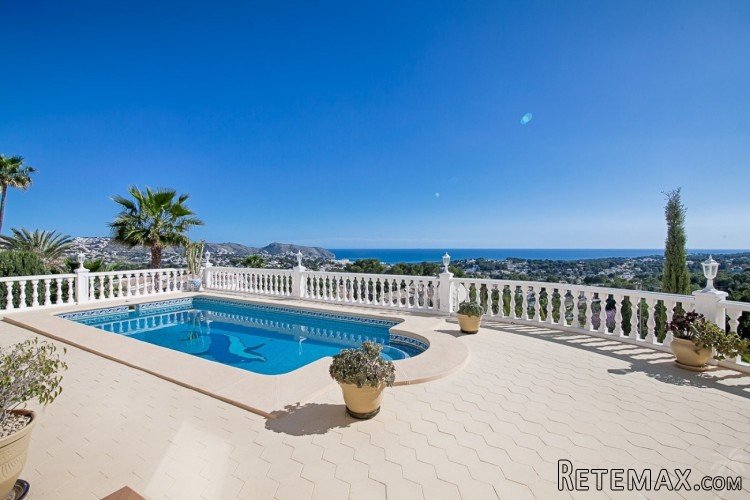 Luxury authentic villa with panoramic sea views for sale in..