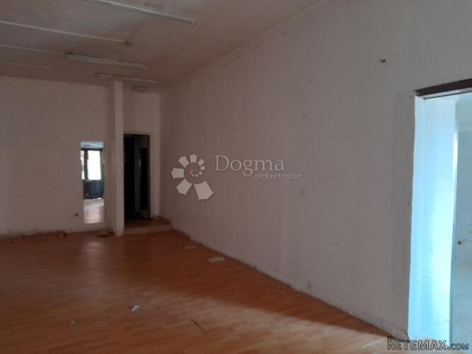 ROVINJ ATRAKTIVAN VELIKI POSLOVNI PROSTOR ZA NAJAM - 3