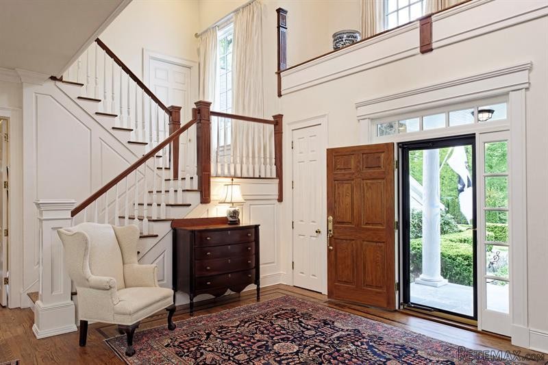 7 bedroom House For Sale: 15 Oakwood.. - 2