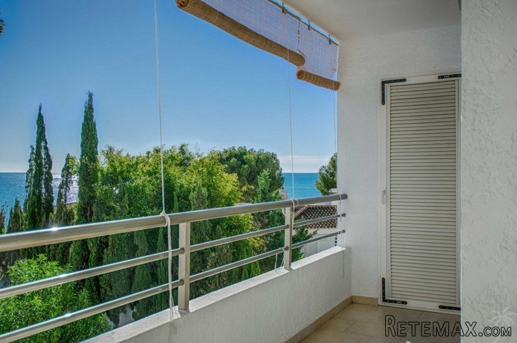 This fantastic apartment is located on the second line in..