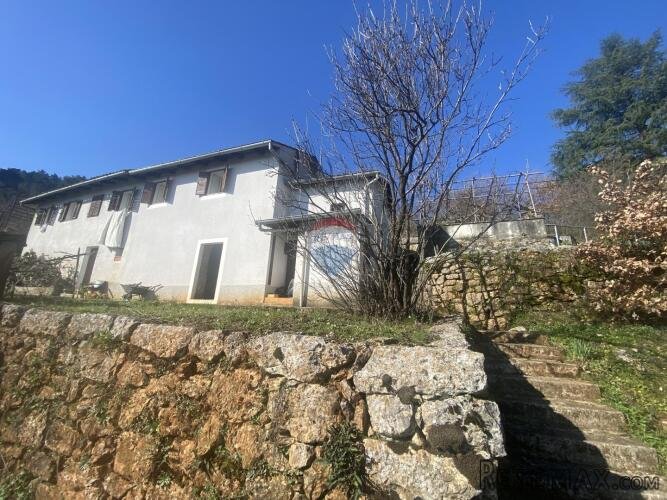 LOVRAN, Kamena kuća sa pogledom na more