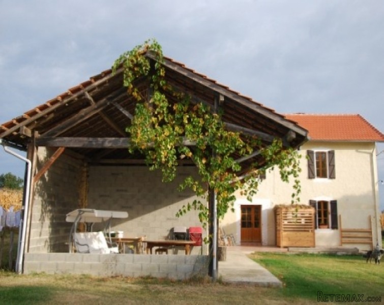 Restored farmhouse with large garden.. - 2