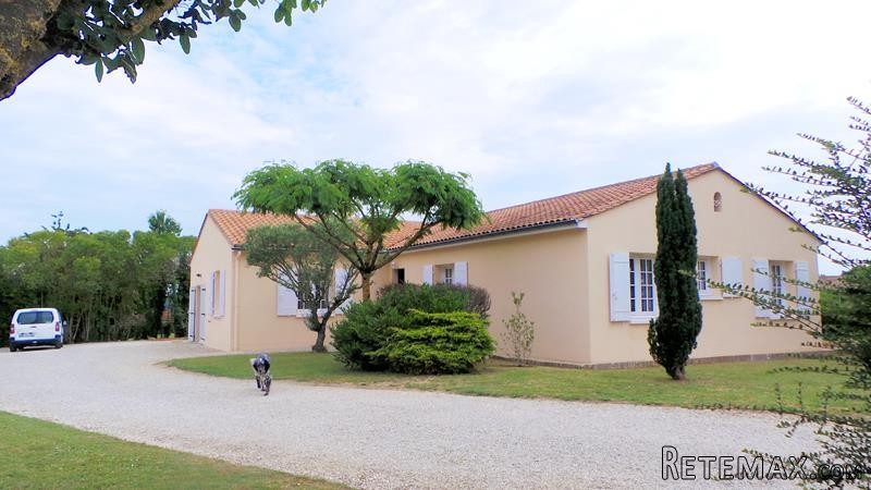 4 Bedrooms - Stone House -..