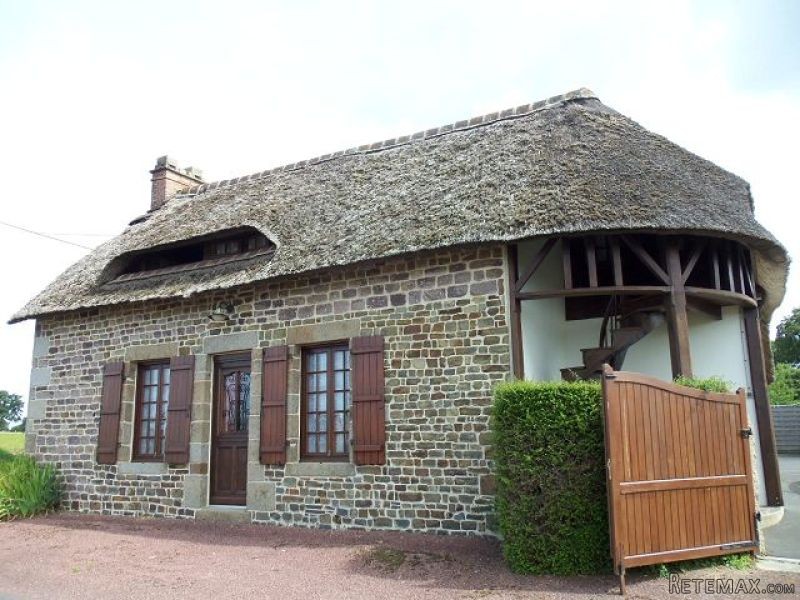 Thatched Cottage in Small Village