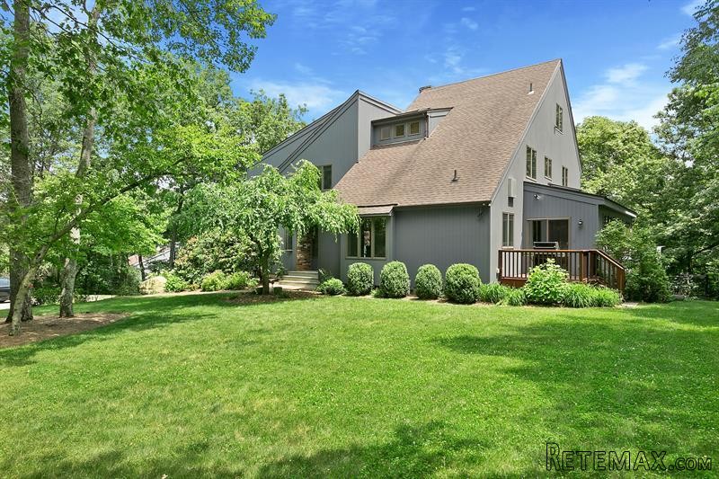 4 bedroom House For Sale: 15 Alta Lane..