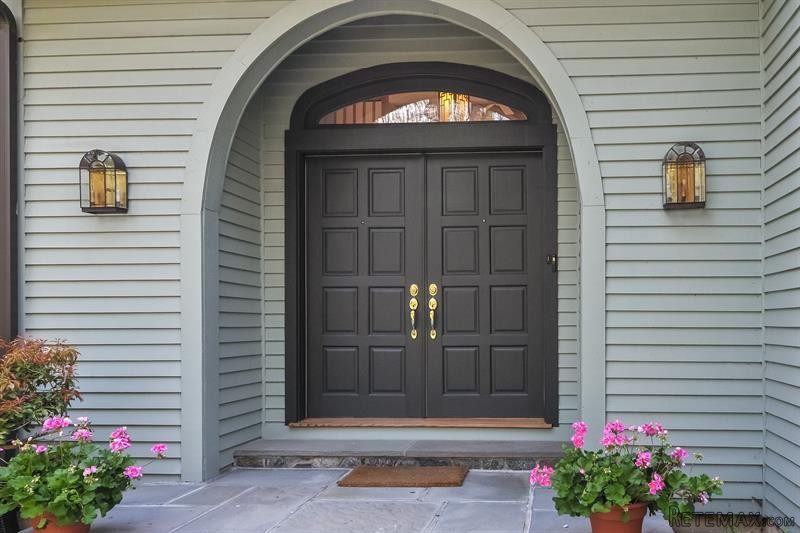 4 bedroom House For Sale: 32 Pine Drive.. - 2