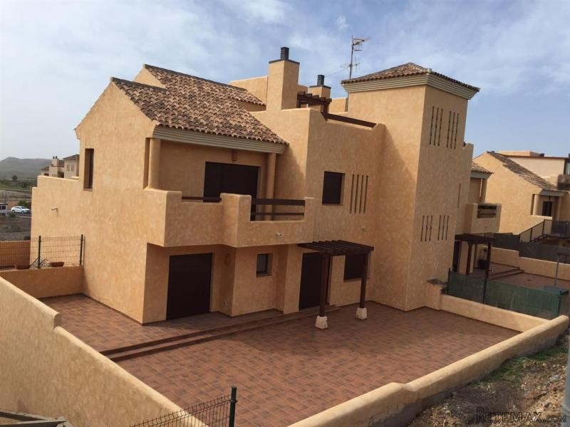 Duplex For Sale in Amarilla Golf..