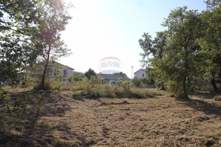 GRAĐEVINSKO ZEMLJIŠTE 1277m2 pokraj Poreča - 3