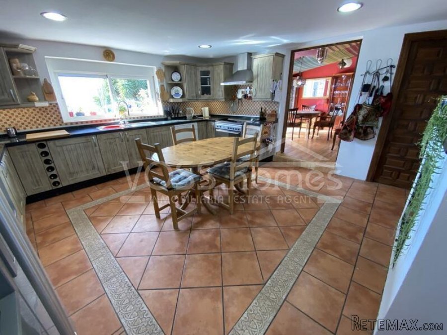 NEW & EXCLUSIVE LISTING TO VOSS HOMES - A full of.. - 7