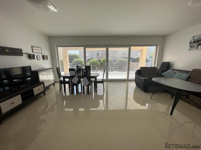PRILIKA!! Apartman Smokvica 96m2 40m od mora