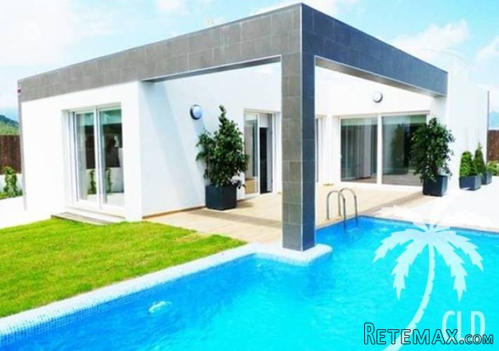 Modern villa on one level located between Polop and La..