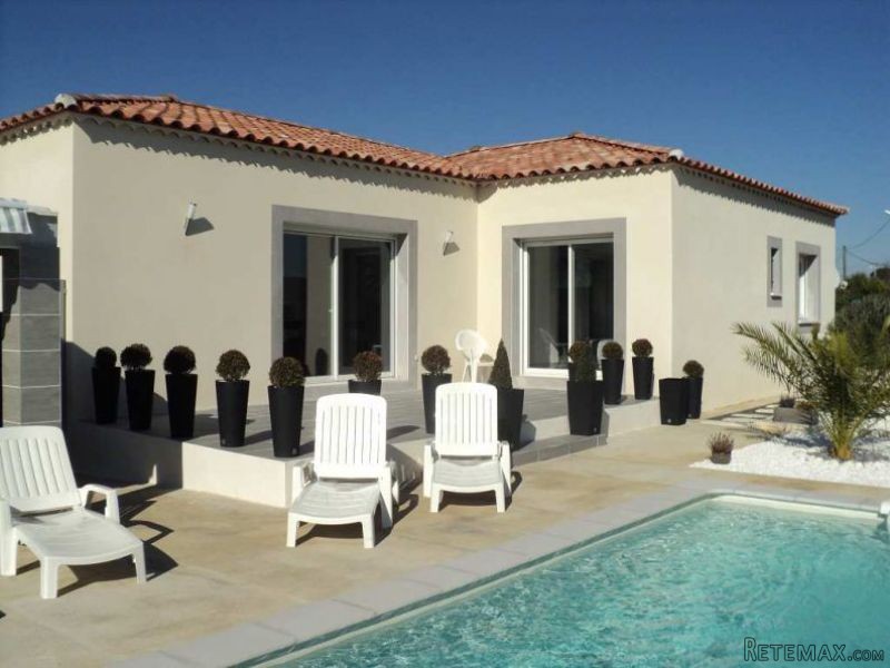 Villa with Pool For Sale