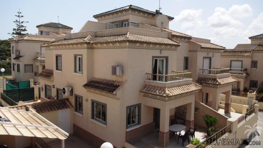 This terraced house is located on the south-west so you can..