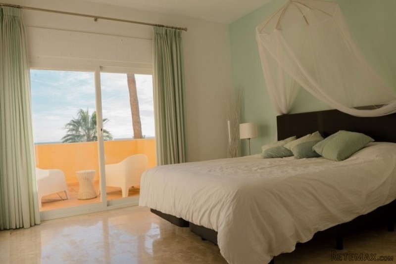 First Line Beach Apartment with Amazing.. - 2
