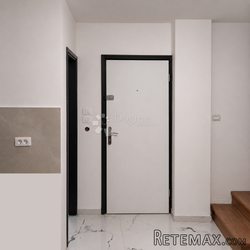 INVESTICIJA U CENTRU ŽMINJA: 3 STANA, RENOVIRANO, U NAJMU! - 2