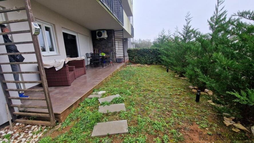 Istra, Peroj, izvrstan stan sa dvorištem-118m2 - 2