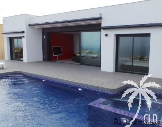 Modern design villa built in 2014 on a plot with panoramic..