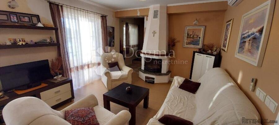 RAB, JEDINSTVENI APARTMAN PRVI RED DO MORA SA VEZOM ZA BROD - 3