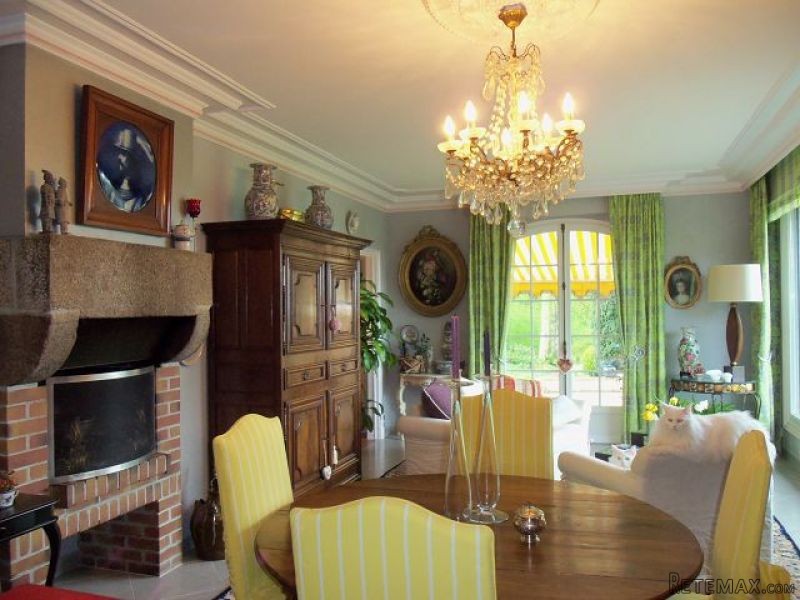 Superb Quality Detached House - 2