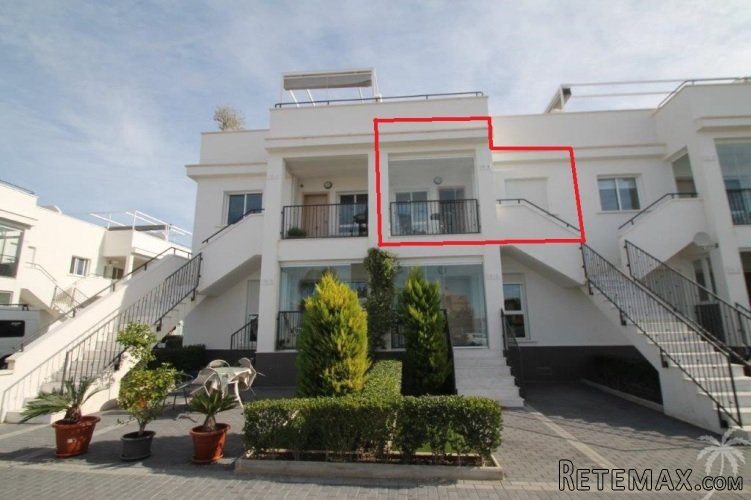 This sunny apartment with fantastic views from the roof..