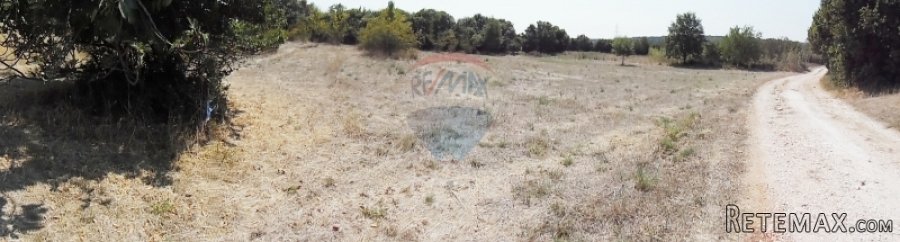 Istra,Pula-Monteserpo, urbanizirano zemljište 1850 m2 - 3
