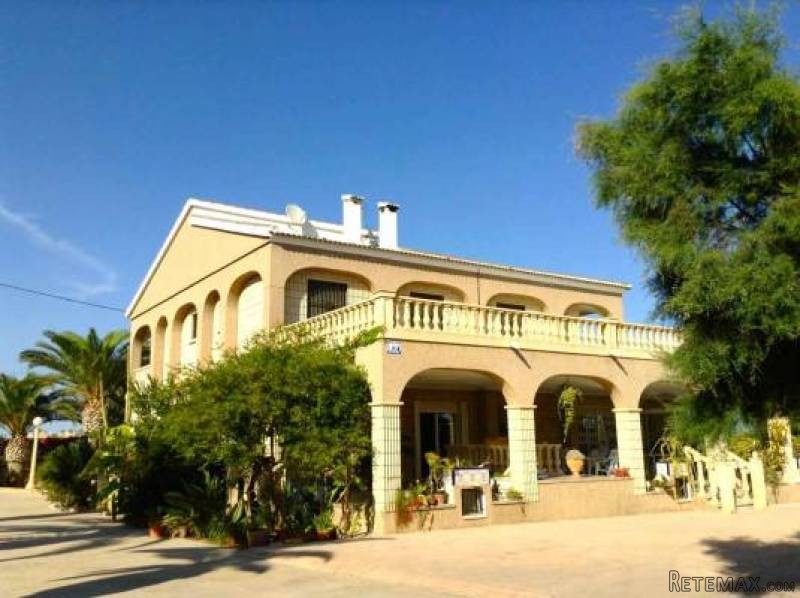 5 Bedroom 4 Bathroom Villa In La.. - 2