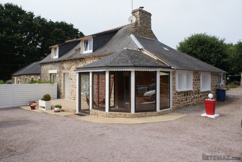 Property With 2 Bed Guest Gite