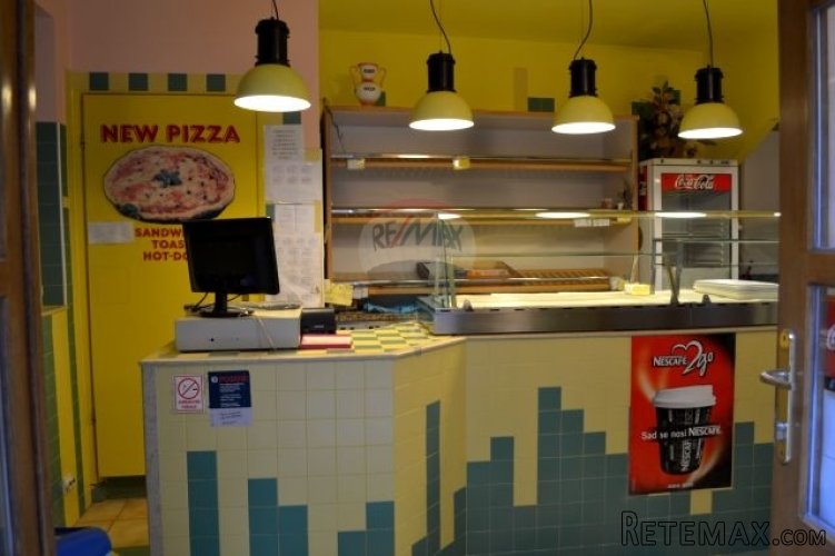 Renovirana kuća i poslovni prostor u starom gradu -...