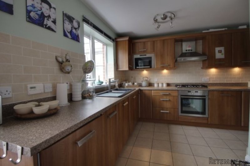 3 bedroom, Detached House house for sale - 2