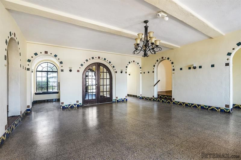 2 bedroom Commercial Property For Sale:.. - 2