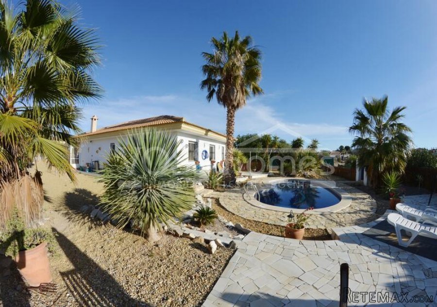 OPEN TO OFFERS - NEW LISTING TO VOSS HOMES - A spacious 3..