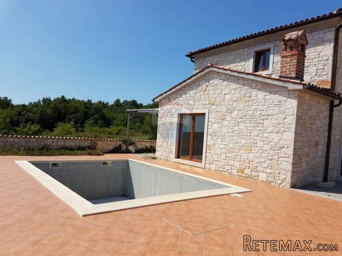 Vila s bazenom - 2