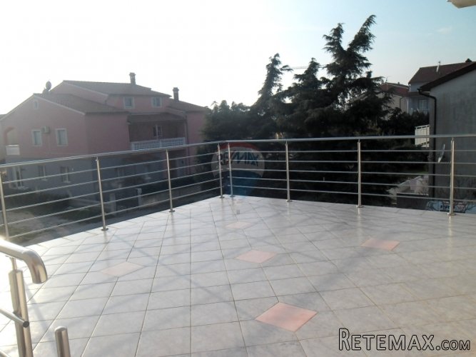 KVALITETNO IZGRAĐENA KUĆA NA VELOM VRHU - 2