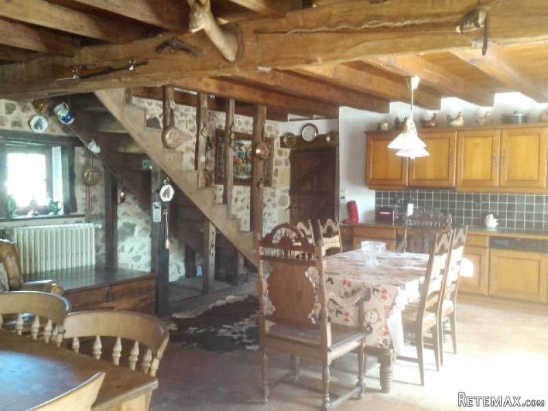 Detached Farmhouse With Barn On 17.. - 2
