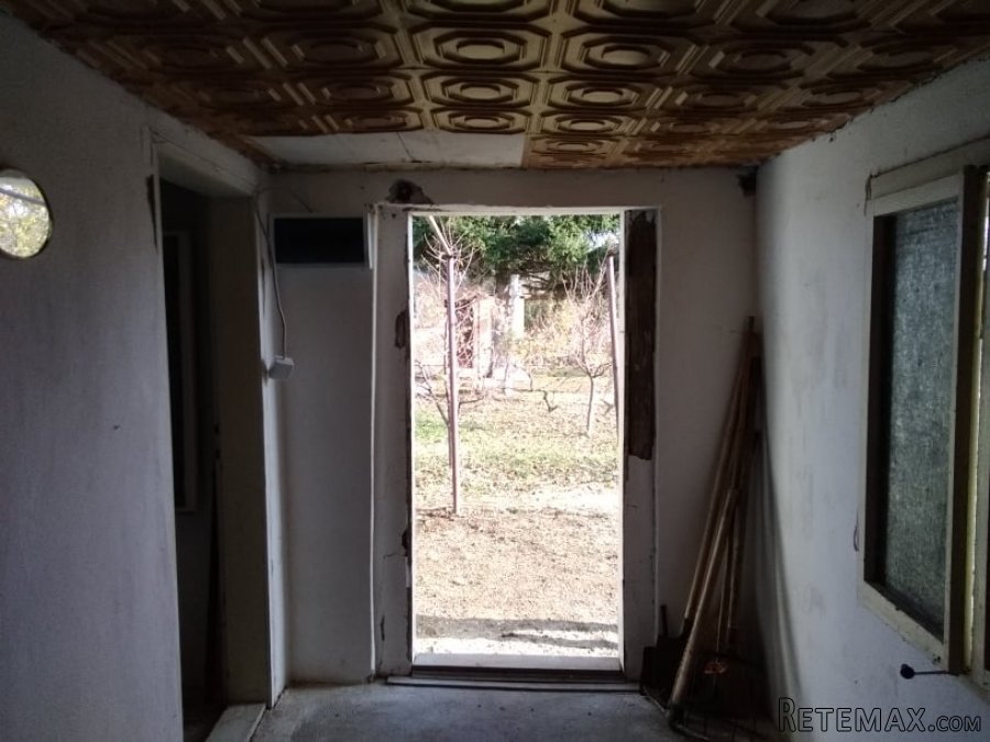 Na prodaju vikendica u Mandjelosu-Sremska Mitrovica - 9