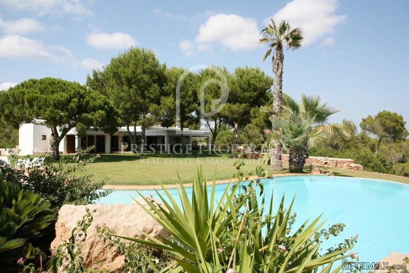 Large house of 423 m2 with beautiful..