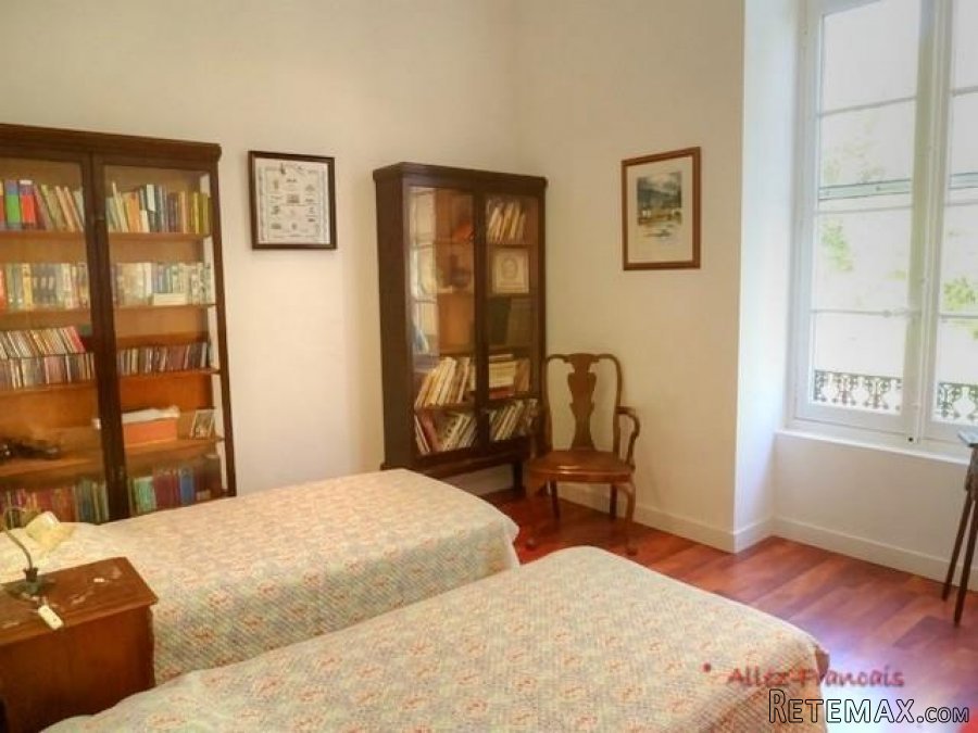 Near Martel (46) - Impressive 3 bedroom ground floor apartment.. - 10