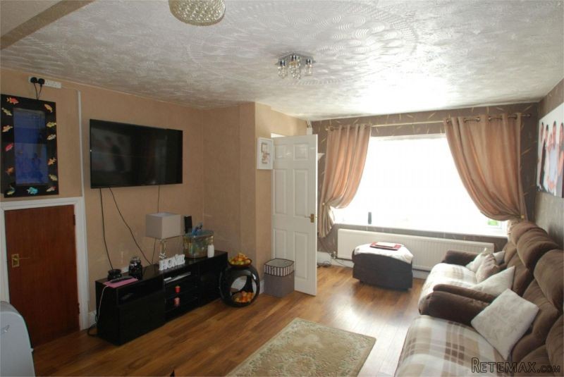 3 Bedroom Terraced House - 2