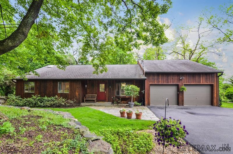 3 bedroom House For Sale: 2766 Breen..