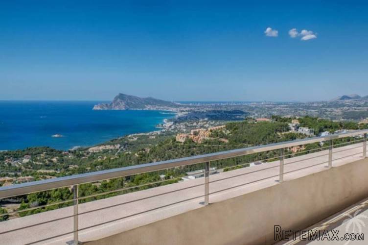 Great apartment in Altea offering incredible sea views. If..