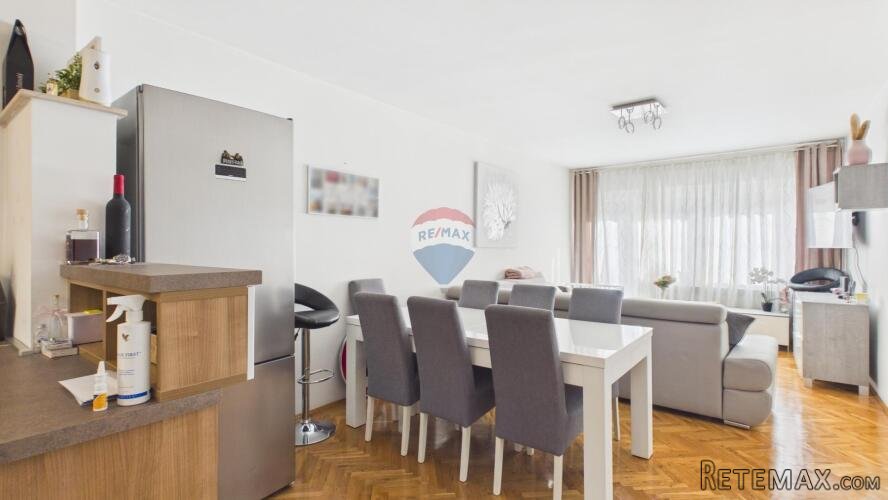Trešnjevka, Rudeš | Moderna obiteljska kuća, parking, garaža