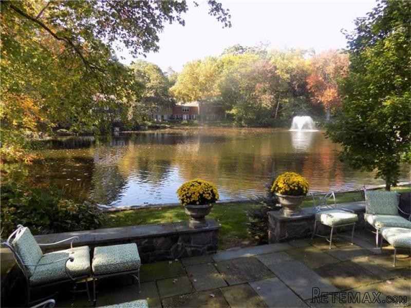 3 bedroom House For Sale: 28..