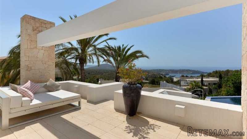 Villa in Vista Alegre with sea view