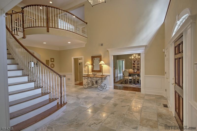 5 bedroom Detached House For Sale: 19.. - 2